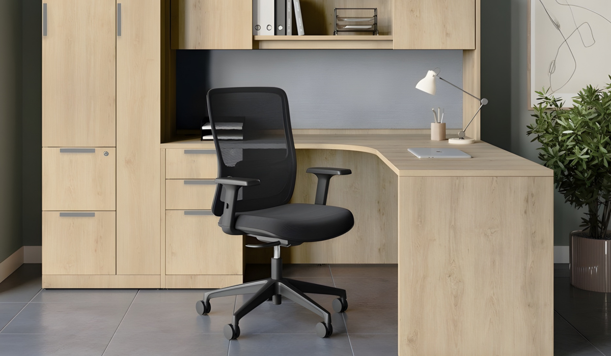 Corner executive office desk and chair